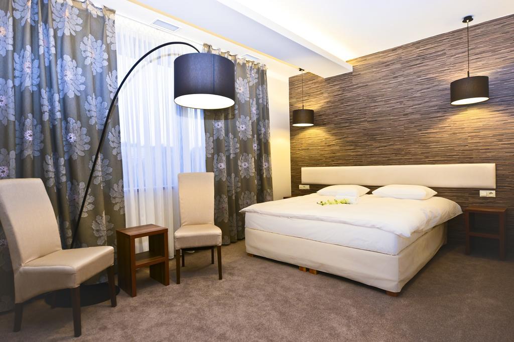 Metropolispa Piotrkow Trybunalski Bilik gambar